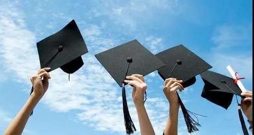 准备2023年出国留学，要不要决定好专业再去选国家和学校?