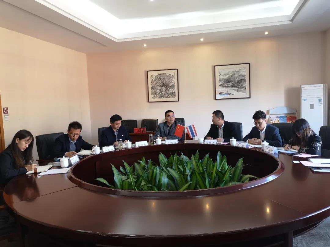 泰国格乐大学管理委员会李黎光院长一行到访嘉兴南洋职业技术学院！