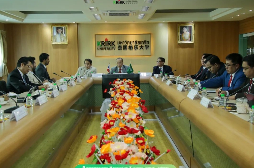 沙特阿拉伯高校代表团到访泰国格乐大学，积极加强全球教育联系和国际学术合作
