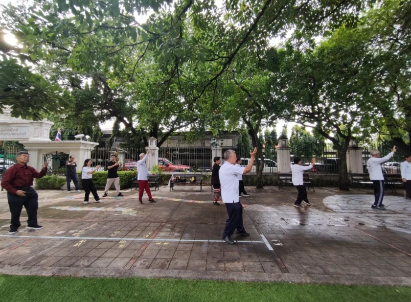 泰国格乐大学国际学院公共卫生系一行访问泰国太极拳总会