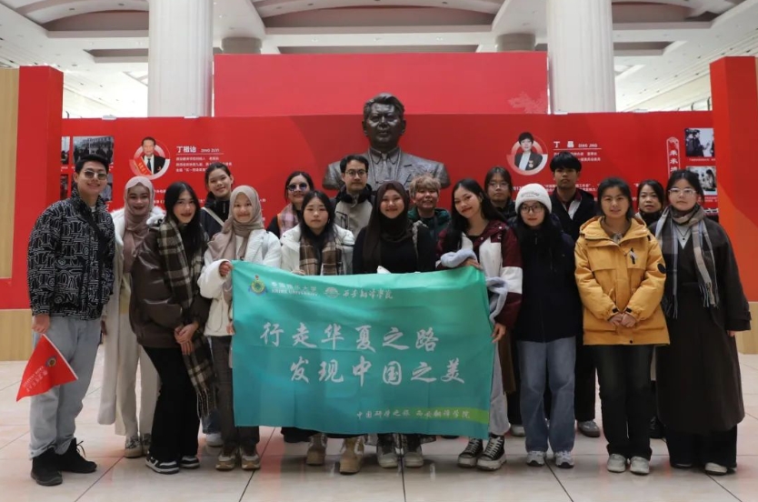泰国格乐大学泰籍游学团到达西安翻译学院学习交流