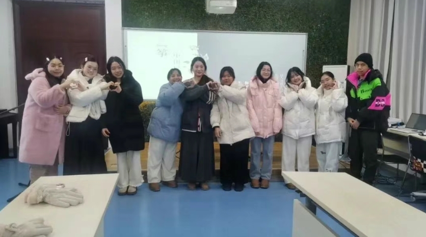 冰雪研学进行时~泰国格乐大学泰籍研学团在黑龙江大学感受华夏古韵，共谱友谊新章！